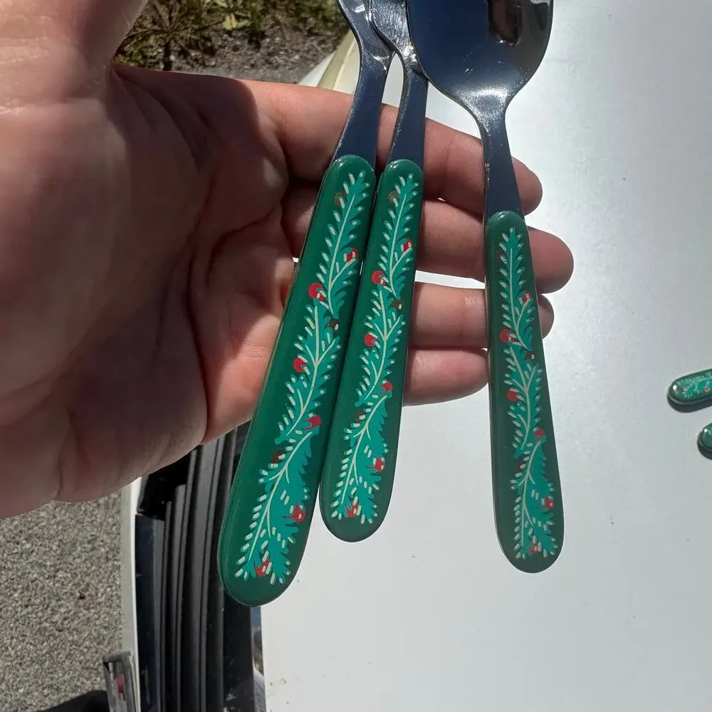 24 piece Green with red leaf design Flatware